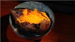 Nướng Khoai Bằng Lò Vi Sóng – Nhanh Gọn, Thơm Ngon Tại Nhà