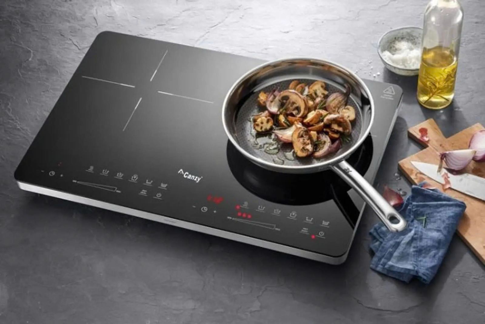 Bếp từ dương đôi hai vùng nấu, nấu nhanh, tiết kiệm thời gian, phù hợp gia đình 3–5 người, giá hợp lý.