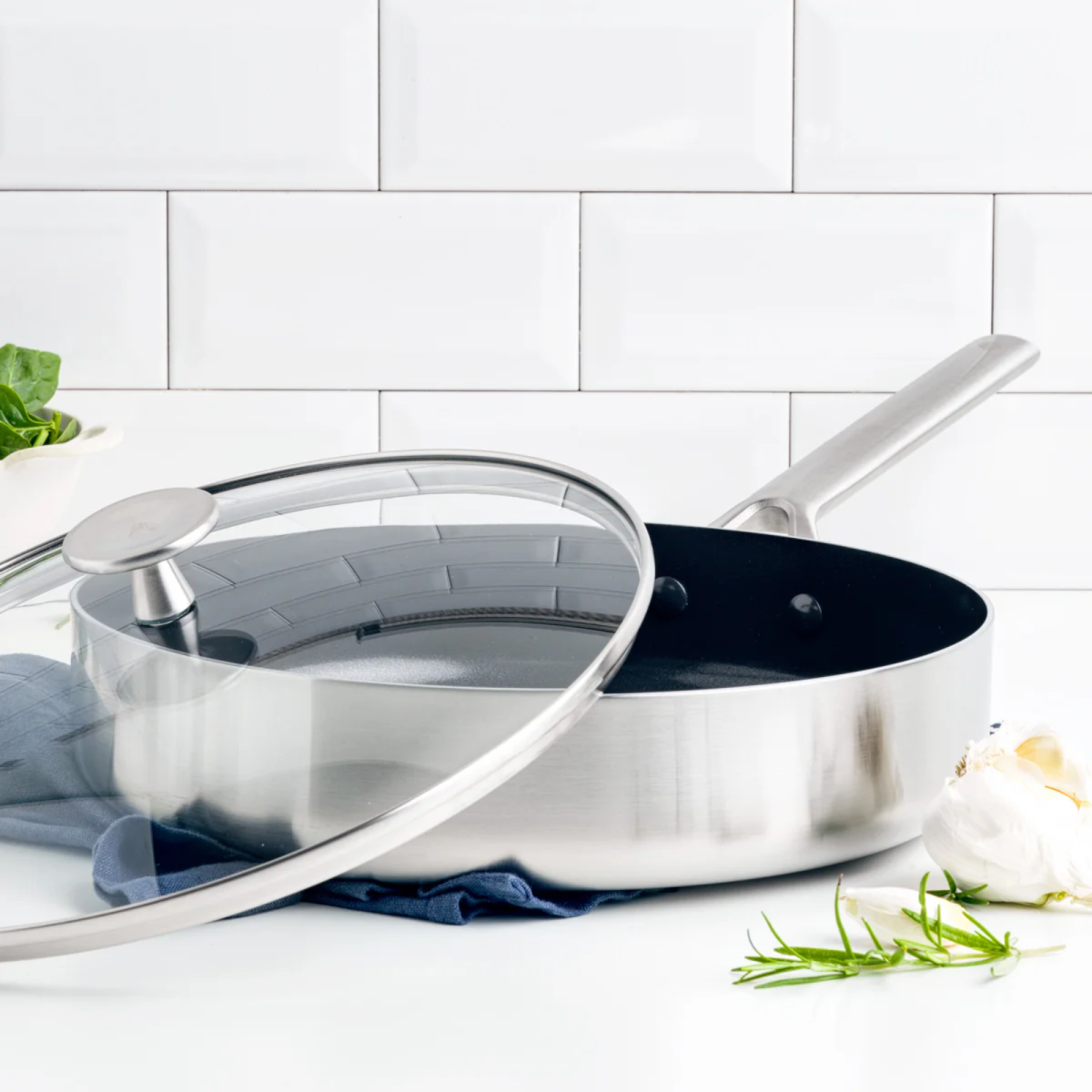 Chảo chống dính Blue Diamond 28cm có nắp kính, phủ tinh thể kim cương, an toàn cho sức khỏe.