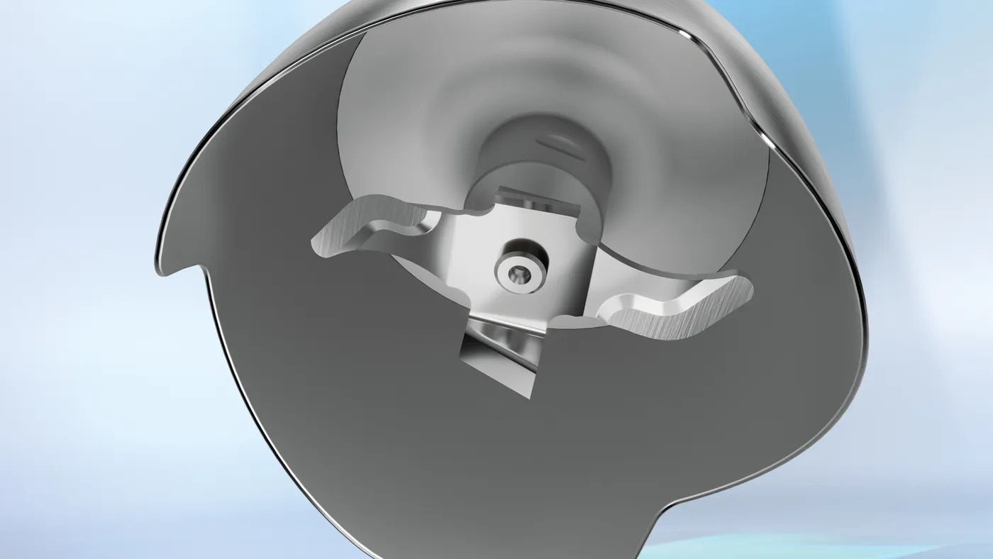 Lưỡi dao QuattroBlade 4 cánh thép không gỉ, xay nhuyễn mịn đồng đều, chống văng thực phẩm hiệu quả.