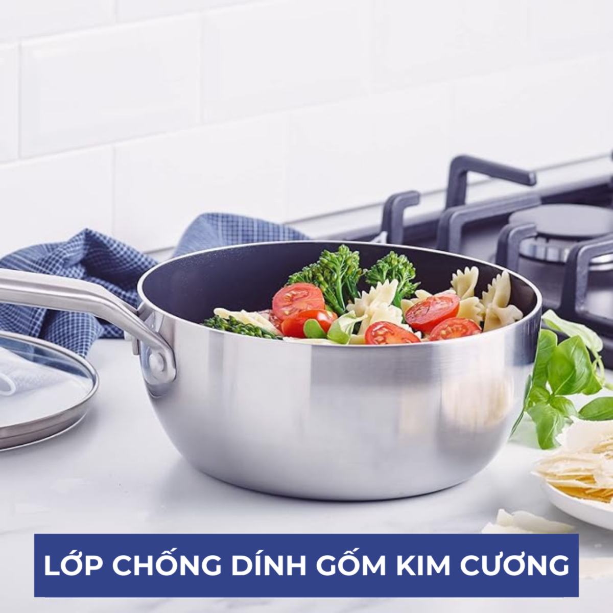 Lớp chống dính ceramic kim cương siêu cứng, chịu nhiệt cao, chống trầy xước vượt trội, dùng được kim loại.