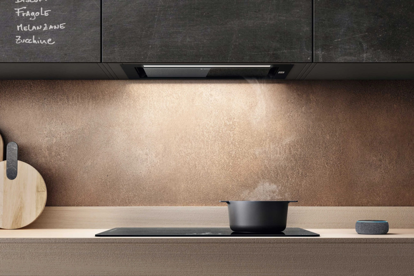 Máy hút mùi âm tủ Elica lắp đặt ẩn trong tủ, vận hành êm ái, mạnh mẽ, giữ bếp gọn sạch.