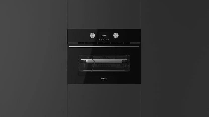 Lò nướng TEKA HLC‑8470‑SC‑BK – Sức mạnh của hơi nước và nhiệt đối lưu