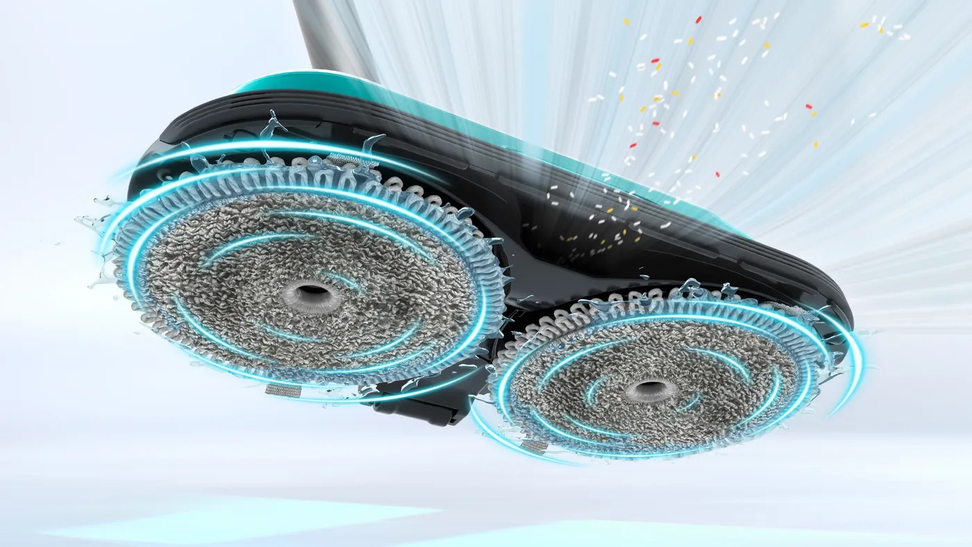 Đầu lau nhà DynamicAqua với hai miếng pad microfiber quay tròn, kết hợp hút bụi phía trước và lau sàn phía sau – cho sàn nhà sạch bụi bẩn và vết ố trong một lần lau.