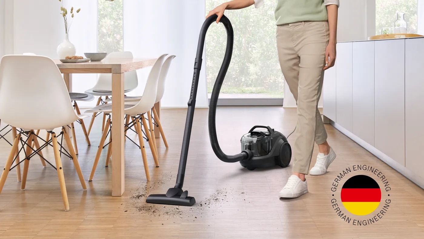 Máy hút bụi Bosch BGS21WX100 dạng hộp không túi, công suất 2000W mạnh mẽ, hút sạch bụi vượt trội.