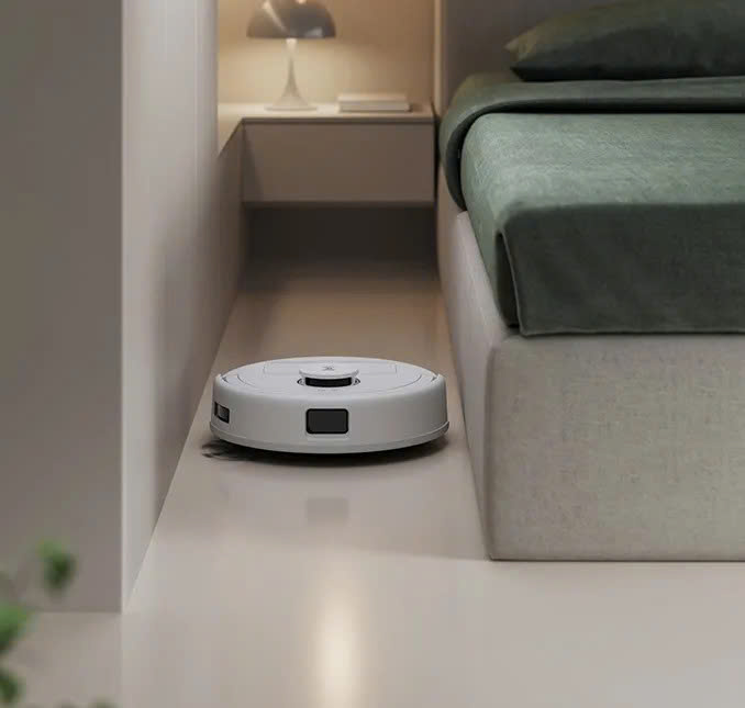 DEEBOT Mini đường kính 28,6 cm, nhỏ gọn, len lỏi dễ dàng vào gầm sofa, gầm giường, góc khuất.