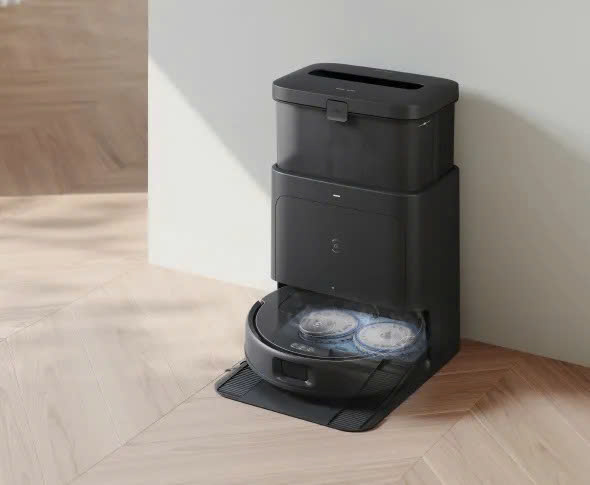 Trạm sạc OMNI đa năng, tự động đổ rác vào túi 2.6L, giữ nhà sạch đến 150 ngày liên tục.