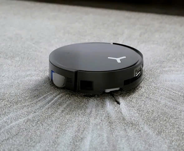 DEEBOT X8 PRO OMNI với chế độ Carpet Care thông minh, tự động bảo vệ và làm sạch thảm hiệu quả.